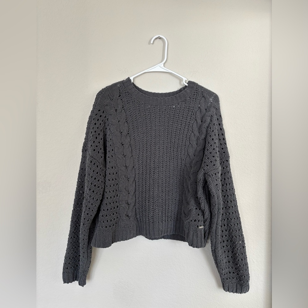 Hollister Chunky Cable Knit Grey Pullover Sweater size medium